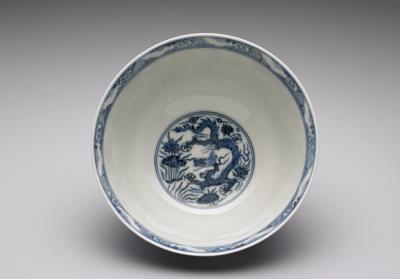 图片[3]-Bowl with lotus pond and dragons decoration in underglaze blue, Ming dynasty, Hongzhi reign (1488-1505)-China Archive